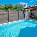 Holiday home One-bedroom In Svlovrec