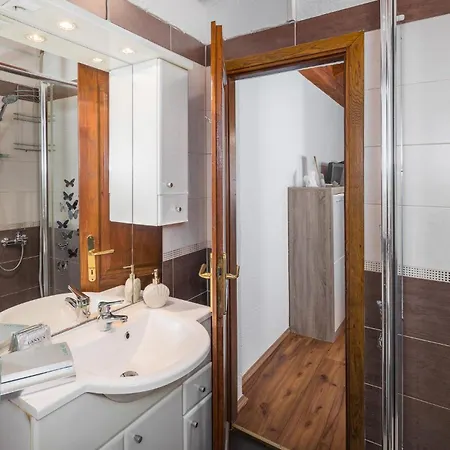 One-bedroom In Svlovrec בית נופש Rajki