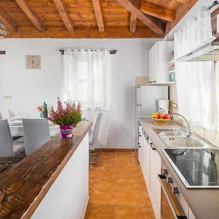 In Sv,lovrec With Kitchen *